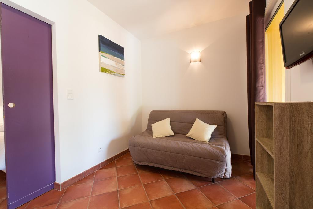 Casa Vecchia Rooms + Apartments Calvi  Habitación foto